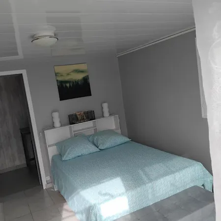 La Clef Des Champs Bed and breakfast