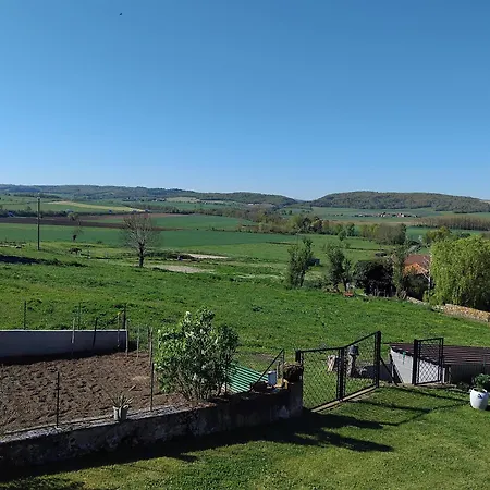 לינה וארוחת בוקר La Clef Des Champs 3*