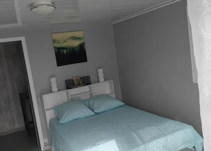 La Clef Des Champs Bed & Breakfast