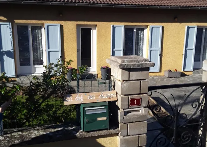 La Clef Des Champs Bed & Breakfast 3*